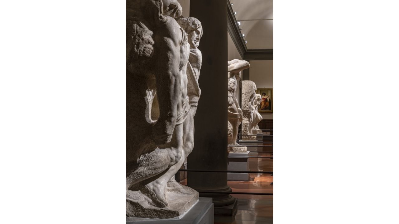 Agora é possível ver as marcas de cinzel de Michelangelo na sua obra Palestrina Pietà and Prisoners / Guido Cozzi / Divulgação