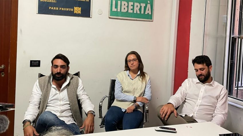 Francesco Todde, Elisa Segnini Bocchia e Simone D'Alpa são membros do movimento juvenil dos Irmãos da Itália / Valentina Di Donato / CNN
