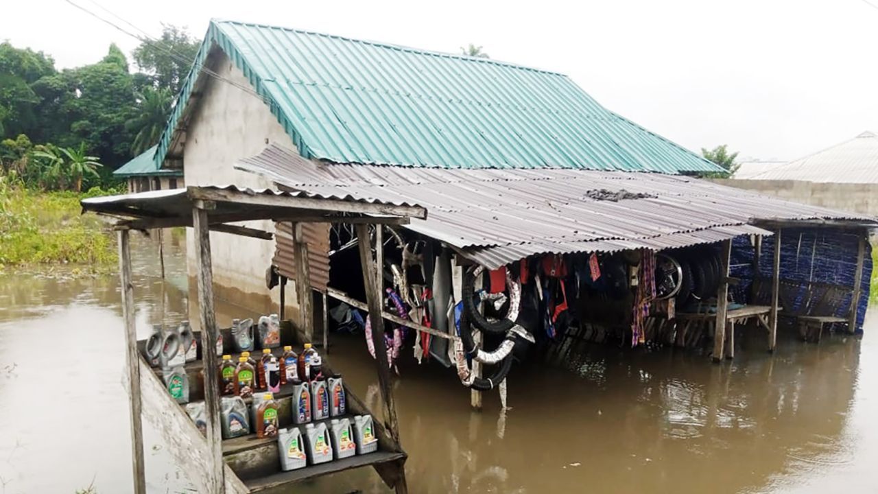221017105755-nigeria-floods
