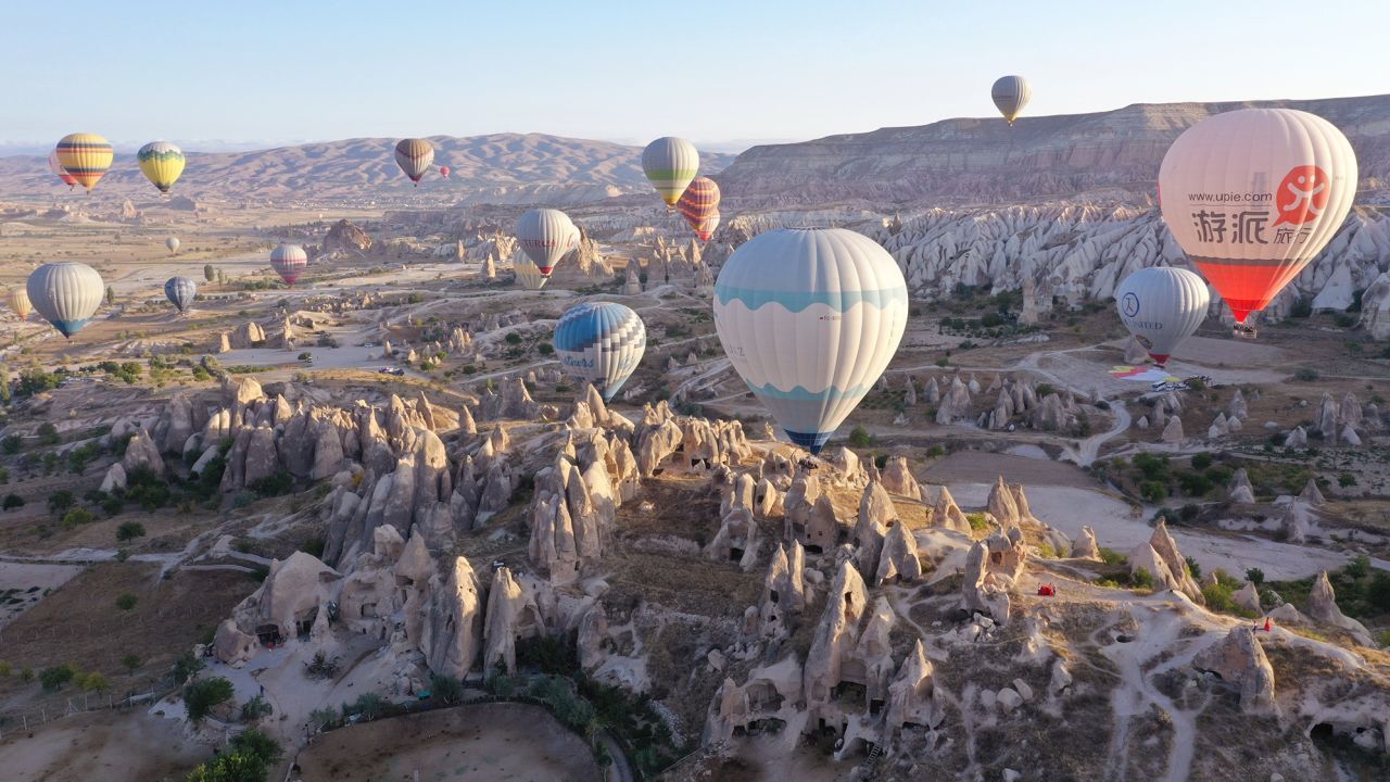 221019120618-air-balloon-accident-turkey