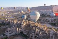 Dois turistas morrem após pouso forçado de balão na Turquia
