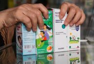 Indonésia proíbe venda de todos os xaropes para tosse após mortes de 99 crianças