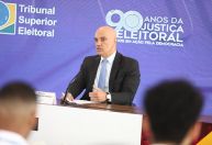 Filas nos locais de votação estão “dentro da normalidade”, diz Moraes