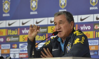 Parreira está em tratamento contra linfoma de Hodgkin e passa por quimioterapia