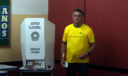 BOLSONARO VOTA NO RIO