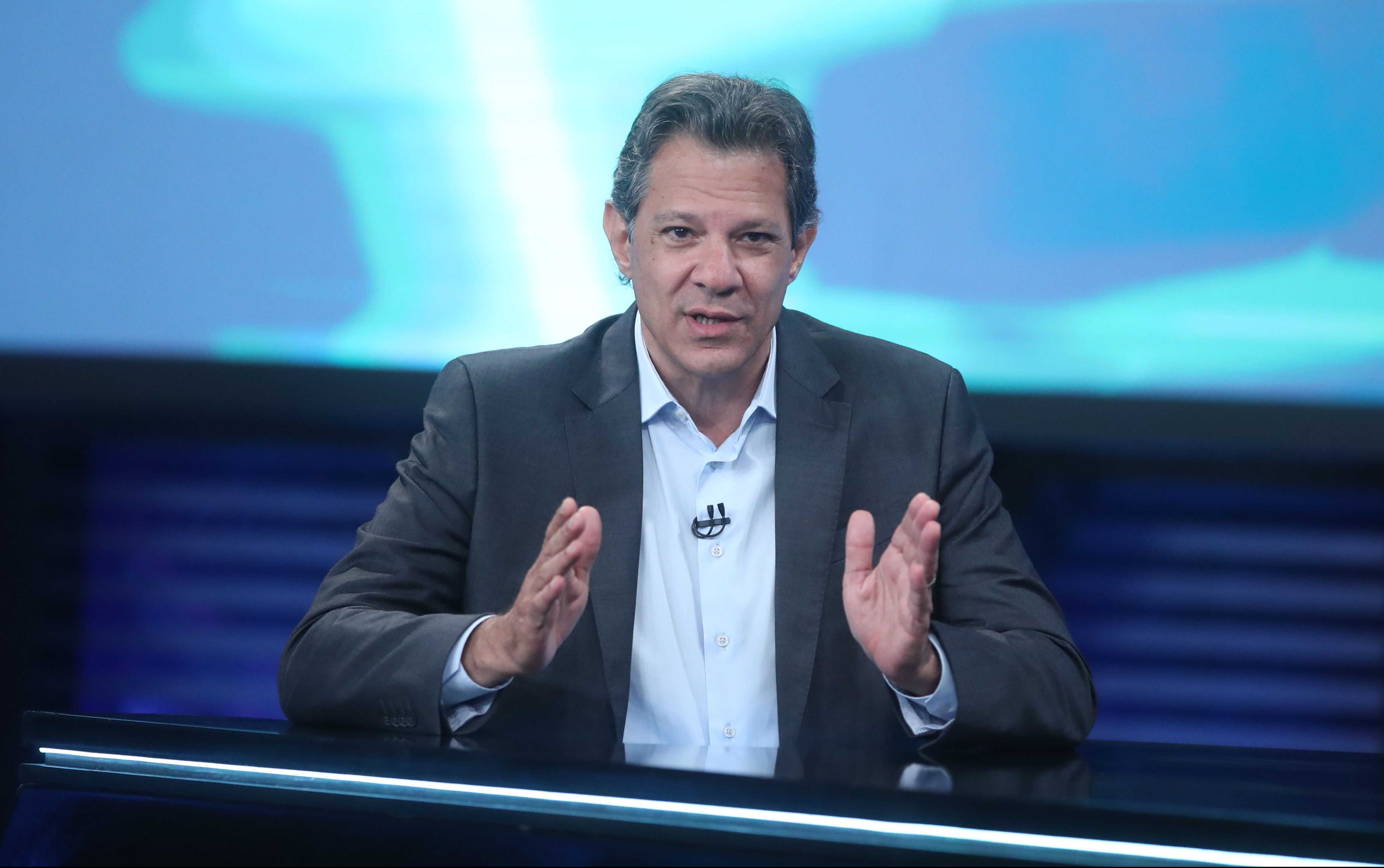 Com desistência de Tarcísio, Haddad será sabatinado por pool de veículos nos estúdios do SBT