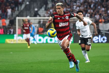 Atacante Pedro, do Flamengo, durante o primeiro jogo da final da Copa do Brasil 2022 contra o Corinthians