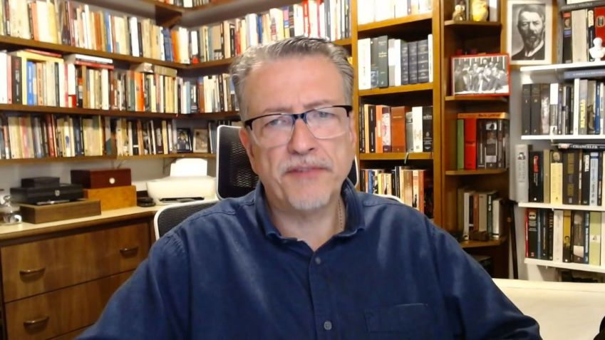 Carlos Melo, cientista político, em entrevista à CNN / CNN