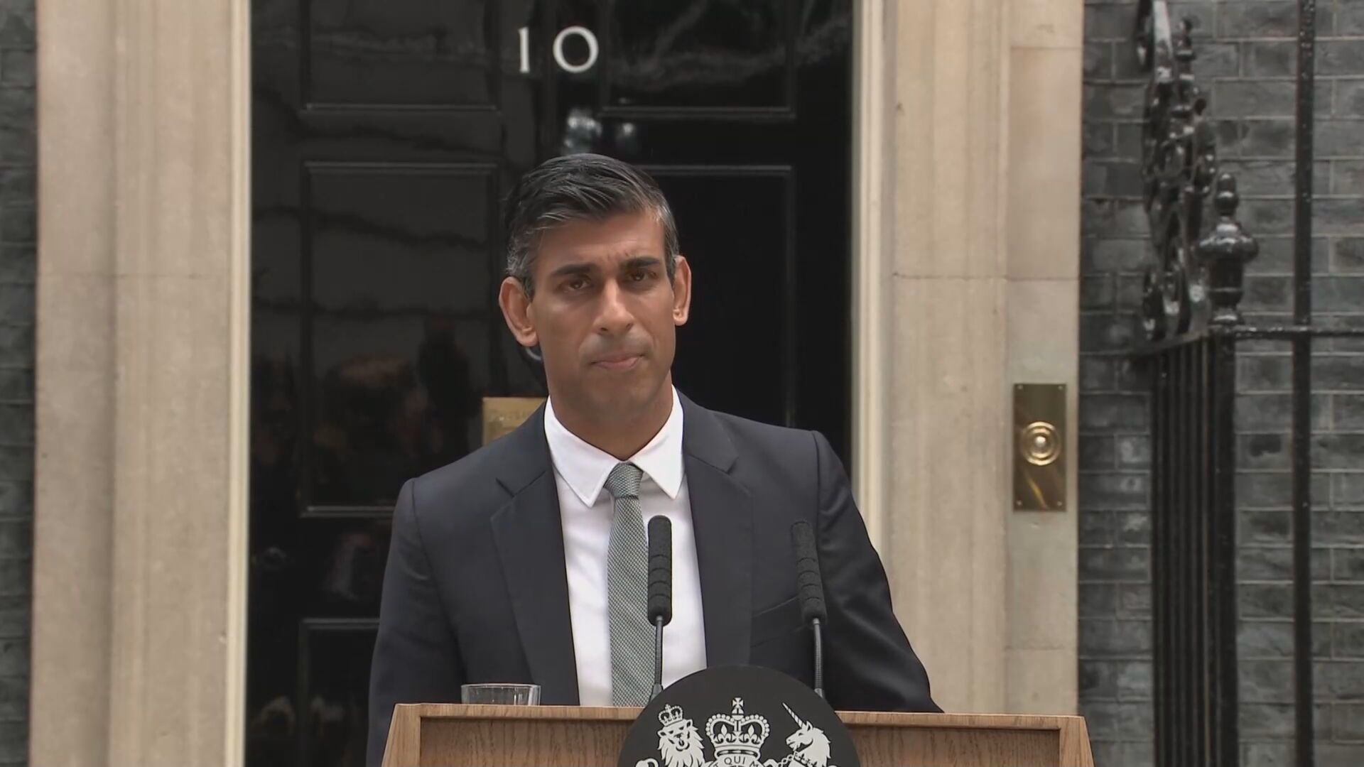 Sunak faz primeiro discurso como premiê britânico: "Vou unir nosso país"