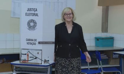 Rosa Weber, presidente do Supremo Tribunal Federal, vota na Asa Sul, em Brasília