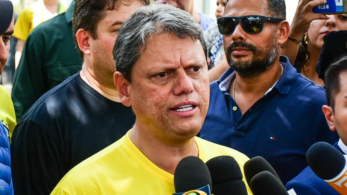 TARCÍSIO DE FREITAS VOTANDO SÃO JOSÉ DOS CAMPOS