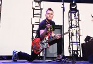 Show do Blink-182 no Lolla deve ser o único no Brasil, diz baixista; entenda