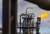 Preços do petróleo saltam mais de 3% antes de reunião da Opep+ sobre cortes de oferta