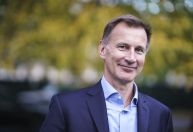 Jeremy Hunt é nomeado o novo ministro das Finanças do Reino Unido