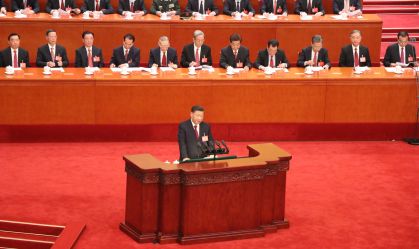 Ex-líder chinês denunciado por tenista ganha lugar de destaque em discurso de Xi Jinping
