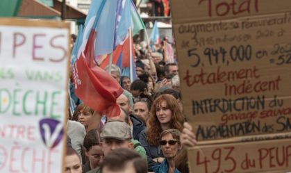 Manifestação contra aumento do custo de vida e inação climática em 16 de outubro de 2022, em Paris, França