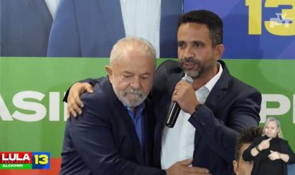 PF apreende celular e R$ 14 mil em espécie com governador de Alagoas apoiado por Lula