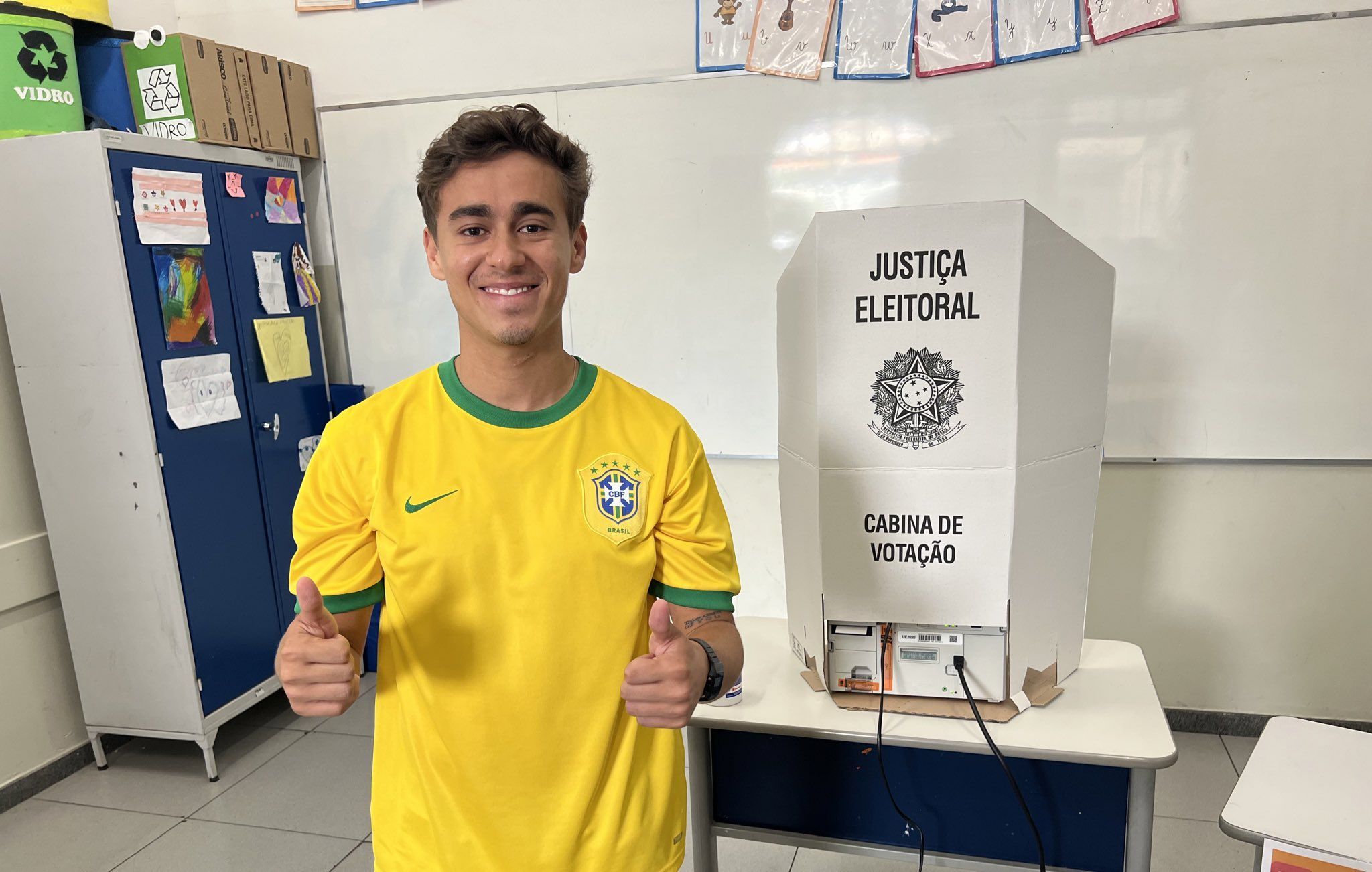 Nikolas Ferreira (PL) é deputado federal mais votado do país e da ...
