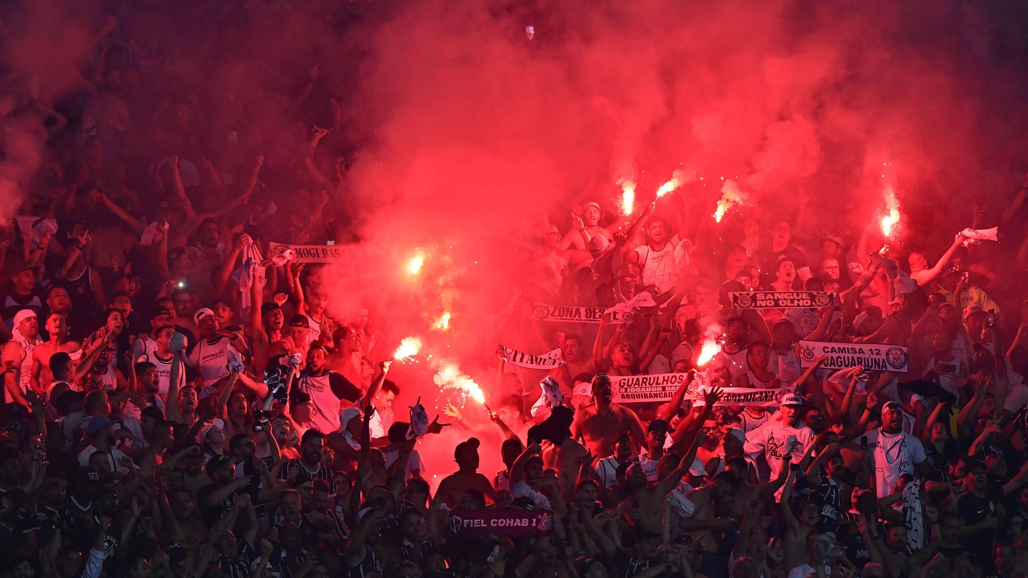 PARTIDA ENTRE FLAMENGO X CORINTHIANS, VALIDO PELA PARTIDA DE VOLTA, DA FINAL DA COPA DO BRASIL, REALIZADO NO ESTADIO DO MARACANA, ZONA NORTE DO RIO DE JANEIRO, NA NOITE DESTA QUARTA-FEIRA, 19