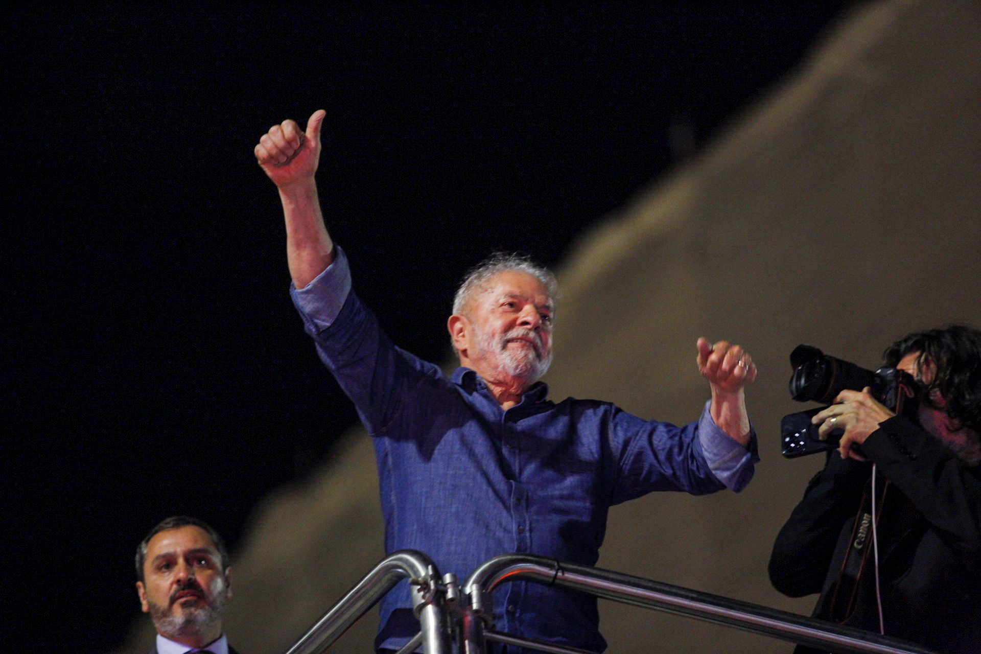 LULA COMEMORA NA AVENIDA PAULISTA