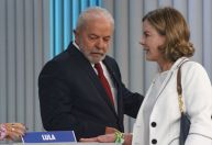Lula escala Gleisi para dar início a processo de transição do governo