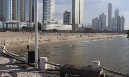 Balneário Camboriú instalará geotubos para tentar conter desnível na praia