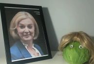 Nossa alface durou mais que Liz Truss, declara jornal britânico após renúncia