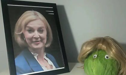 Nossa alface durou mais que Liz Truss, declara jornal britânico após renúncia