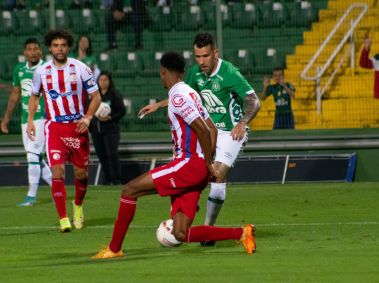 Chapecoense venceu o Náutico por 1 a 0 na Arena Condá