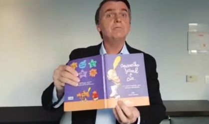 Bolsonaro e livro Aparelho sexual e cia