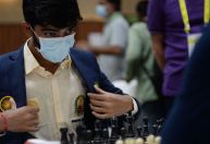 Indiano de 16 anos se torna o mais jovem a vencer campeão mundial de xadrez