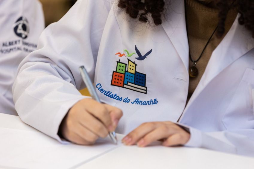 Projeto contempla 15 alunos da Escola Municipal de Educação Fundamental Prof. Paulo Freire / Divulgação/Einstein