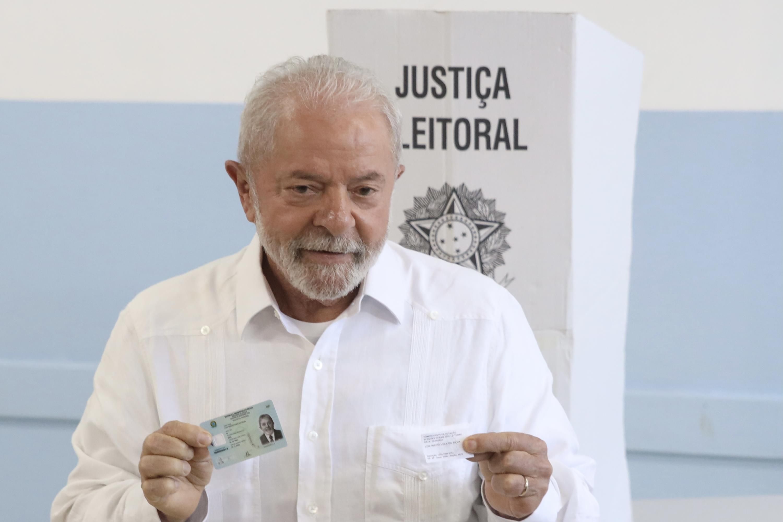Ex-presidente Luiz Inácio Lula da Silva (PT), candidato à presidência da República, vota em São Bernardo do Campo (SP)