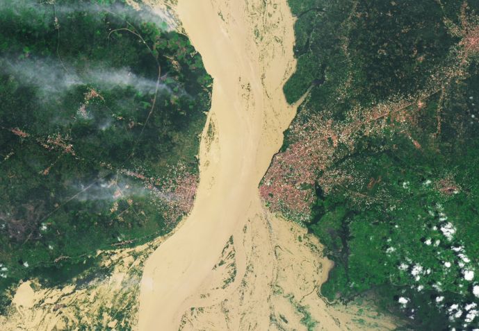 Impactos das chuvas na Nigéria em outubro / Lauren Dauphin/Nasa Earth Observatory