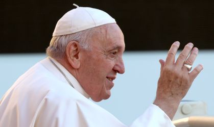 Papa Francisco repousa após noite de descanso no hospital, diz Vaticano