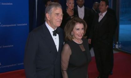 Homem que atacou marido de Nancy Pelosi é condenado a 30 anos de prisão