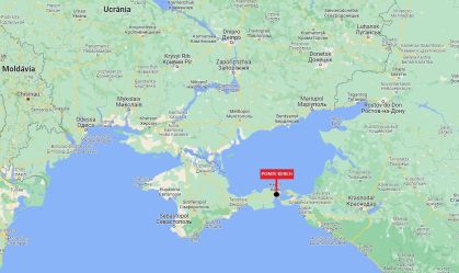 Mapa com a localização da Ponte de Kerch, que liga a península da Crimeia à Federação Russa