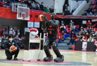 Robô jogador de basquete aprende a driblar e acerta mais de 2 mil lances diretos