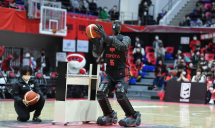 Robô jogador de basquete aprende a driblar e acerta mais de 2 mil lances diretos