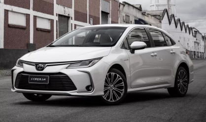 Nova geração do Corolla chega em 2026 e terá versão híbrida plug-in