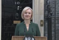 Liz Truss renuncia ao cargo após último discurso defendendo seu plano econômico