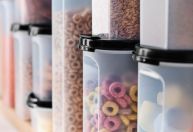 A estratégia da Tupperware para pular do armário da vovó para as casas de jovens