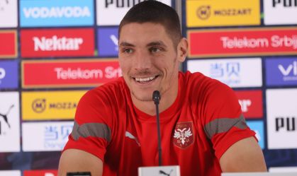 Nikola Milenkovic, zagueiro da Sérvia, em entrevista coletiva