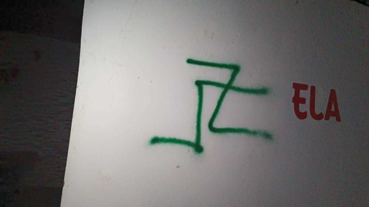 Cento de Formação do MST foi pichado com suástica e palavra "mito"