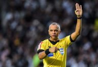 CBF afasta equipe de arbitragem após pênalti não marcado em Corinthians x Grêmio