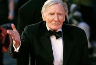 Morre aos 98 anos o ator Leslie Phillips, voz do Chapéu Seletor de Harry Potter