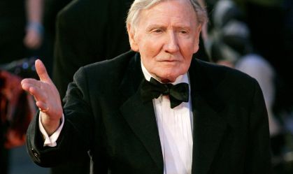 Morre aos 98 anos o ator Leslie Phillips, voz do Chapéu Seletor de Harry Potter