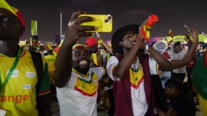 Torcedores de Senegal levam clima de festa ao Catar
