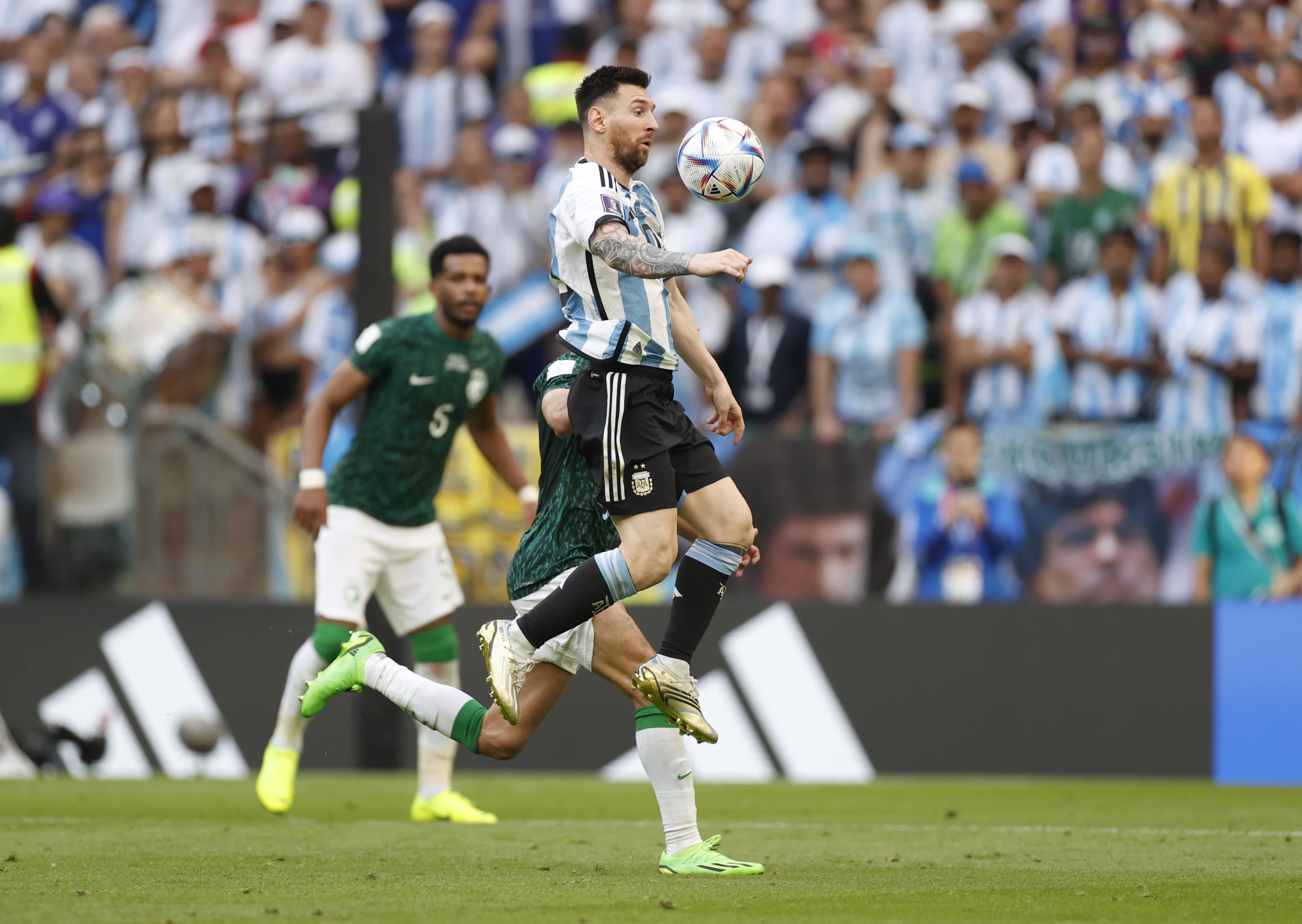 Messi em jogo da Argentina contra Arábia Saudita