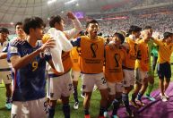 Japoneses que surpreenderam a Alemanha na Copa jogam em times do país